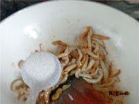 肉丝炒蘑菇的做法步骤7