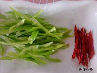 双椒豆腐丝的做法步骤1
