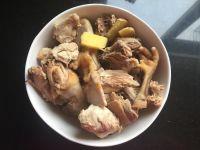 土鸡菌菇芋头煲的做法步骤1