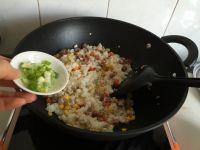 蘑菇香肠炒饭的做法步骤8