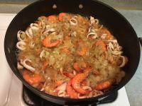 西班牙海鲜饭的做法步骤11