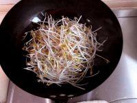 莲藕豆芽的做法步骤3