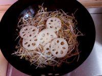 莲藕豆芽的做法步骤5