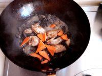 红蘑鸡翅的做法步骤8