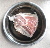 牛肉烧腐竹的做法步骤1