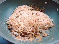 虾酱辣味米线的做法步骤9