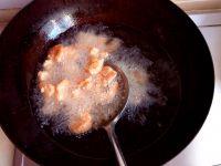 干炸虾仁的做法步骤6