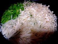 针菇芹菜腰果的做法步骤2