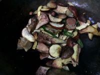 干炒黄牛肝菌的做法步骤5