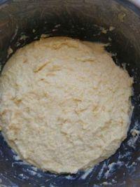 奶香玉米发糕的做法步骤2