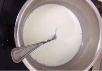 椰丝牛奶小方的做法步骤3