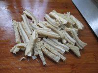 尖椒洋葱炒牛肚的做法步骤2