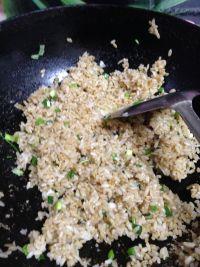 葱油酱香炒饭的做法步骤8