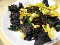 黑木耳腐竹炒蛏肉的做法步骤7