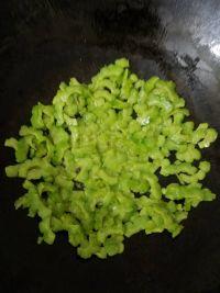 苦瓜煎鸡蛋的做法步骤6