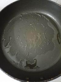 鸡蛋韭菜卷的做法步骤3