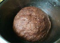 全麦可可葡萄干欧包的做法步骤2