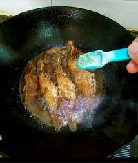 红烧剥皮鱼的做法步骤6