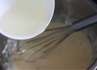 抹茶蜜豆卷的做法步骤2