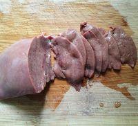 青菜秧猪肝汤的做法步骤2