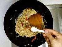 尖椒豆腐皮的做法步骤8