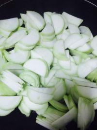 清炒蒲瓜的做法步骤4