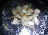 蛤蜊鲜虾面#小虾创意料理#的做法步骤4