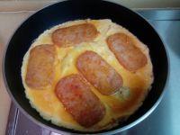 午餐肉煎蛋的做法步骤7