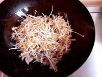 肉炒豆芽的做法步骤4