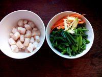 贝丁炒韭菜苔的做法步骤1