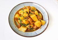 土豆焖鸡翅的做法步骤6