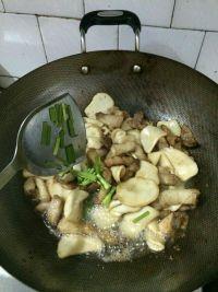 鲜杏鲍菇炒腩肉的做法步骤7