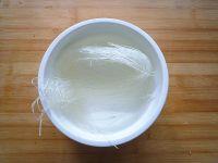 豆豉酱拌金针菇的做法步骤2