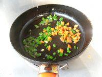 鸡蛋烧豌豆的做法步骤6