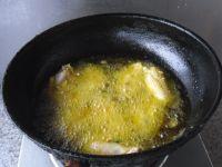 金蒜鸡翅的做法步骤7