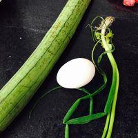 丝瓜蛋汤的做法步骤1