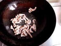 蒜苔木耳炒肉的做法步骤3