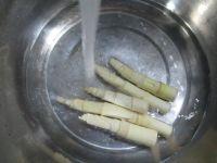 鸡蛋番茄鞭笋汤的做法步骤2