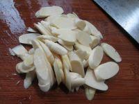 鸡蛋番茄鞭笋汤的做法步骤3