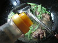 梅豆烧鸡块的做法步骤7