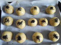 蛋黄酥的做法步骤8