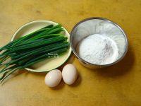 鸡蛋香葱饼的做法步骤1