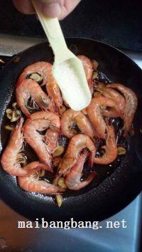 葱焖虾的做法步骤6