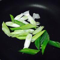 大葱炒豆腐的做法步骤5