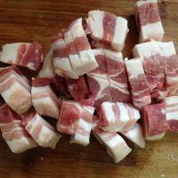 虎皮蛋焖红烧肉的做法步骤4