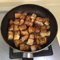 虎皮蛋焖红烧肉的做法步骤7