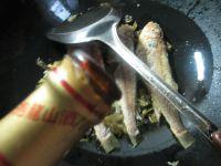 酸菜煮小黄鱼的做法步骤5