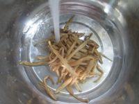 黄花菜炒花菜的做法步骤2