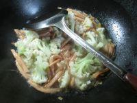 黄花菜炒花菜的做法步骤6