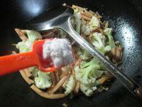 黄花菜炒花菜的做法步骤8